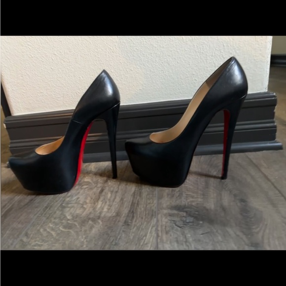 Christian Louboutin Black Leather Daffodile Platform Pumps size 39.5 - Picture 5 of 9